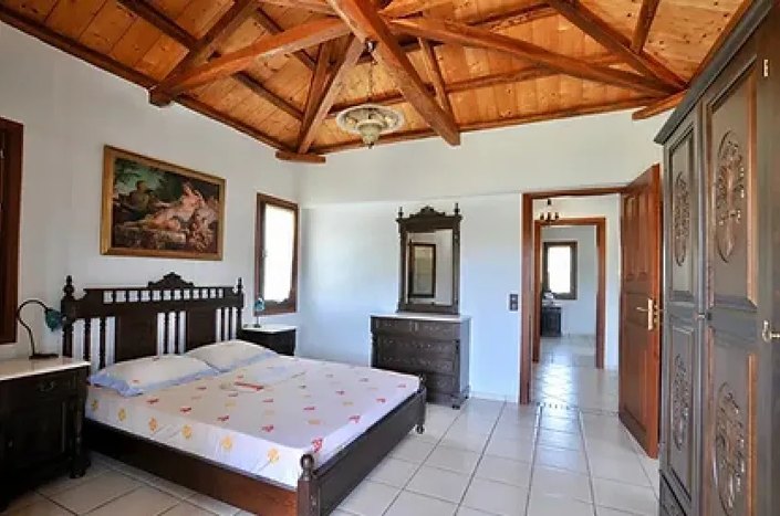 Image No.7-4 Bed Property for sale