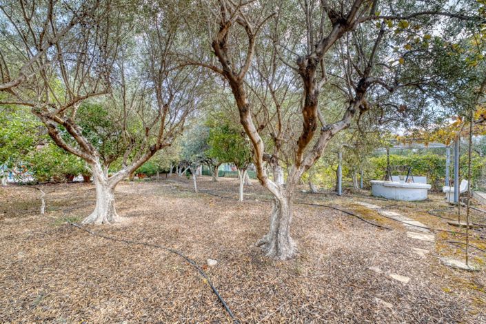 Image No.9-5 Bed Property for sale