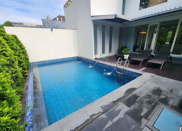 Image No.5-5 Bed Property for sale