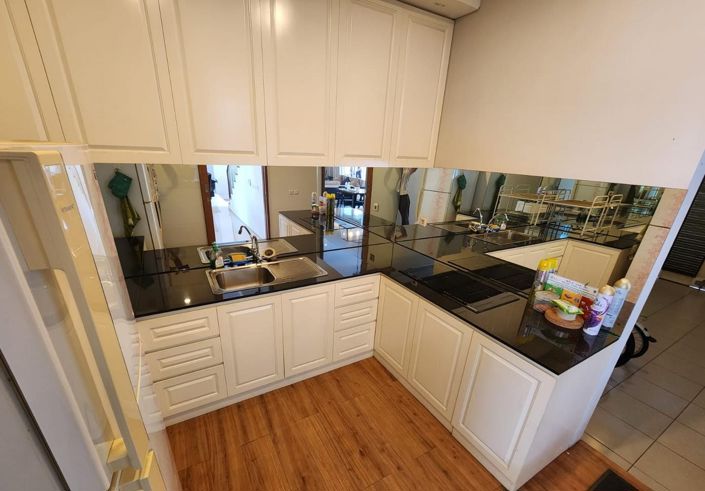 Image No.9-5 Bed Property for sale