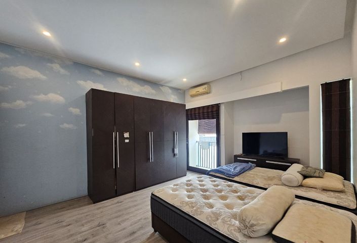 Image No.3-3 Bed Property for sale