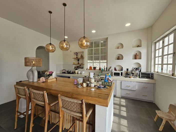 Image No.5-5 Bed Property for sale