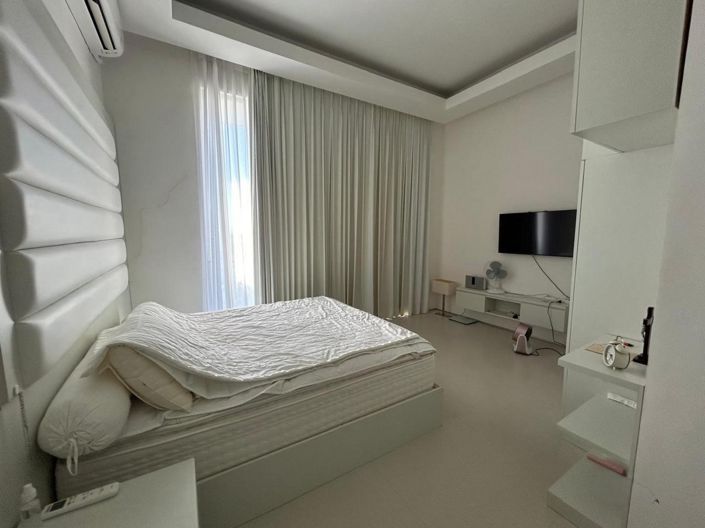 Image No.4-4 Bed Property for sale