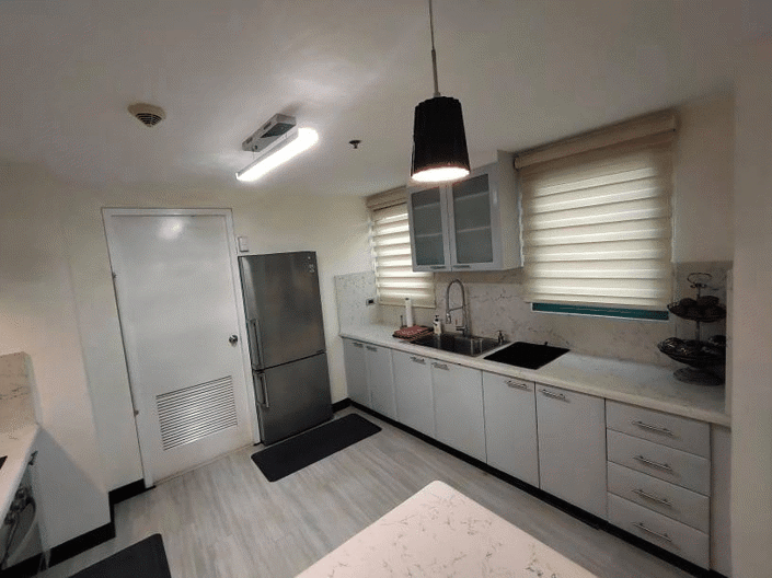 Image No.10-3 Bed Property for sale