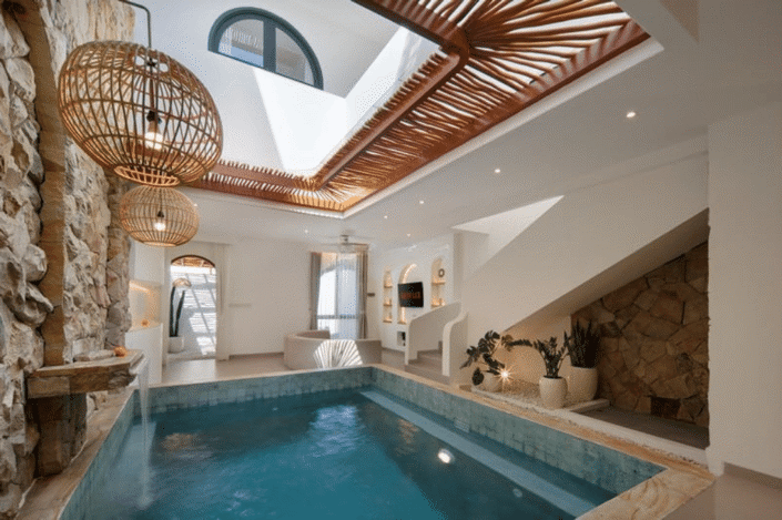 Image No.10-2 Bed Property for sale