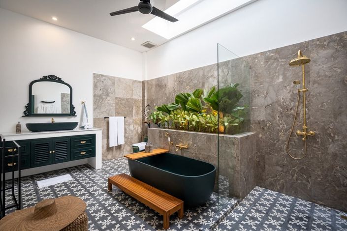 Image No.8-4 Bed Property for sale