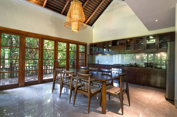 Image No.4-4 Bed Property for sale