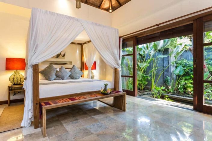 Image No.2-7 Bed Property for sale