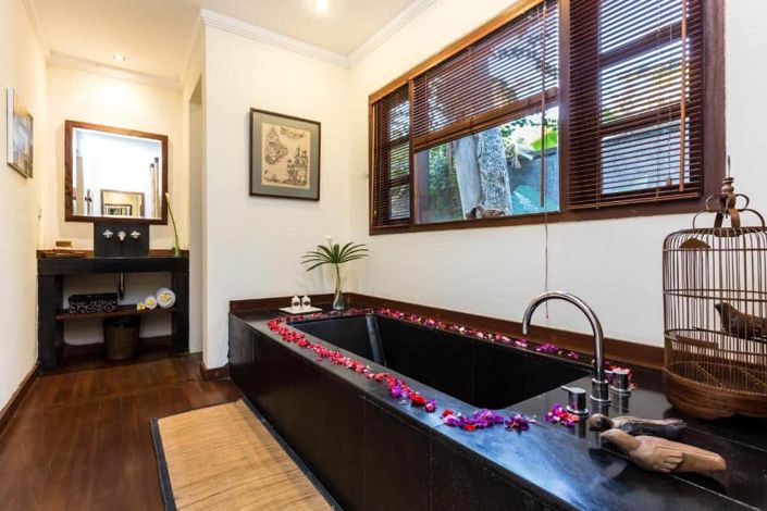 Image No.7-7 Bed Property for sale