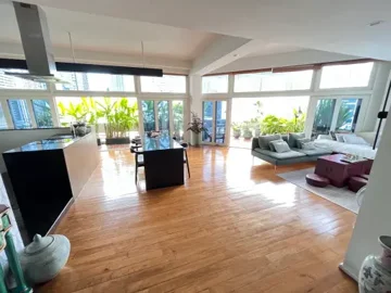 1 - Bangkok, Property