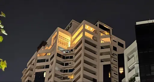 Image No.10-4 Bed Property for sale