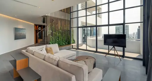 Image No.5-4 Bed Property for sale