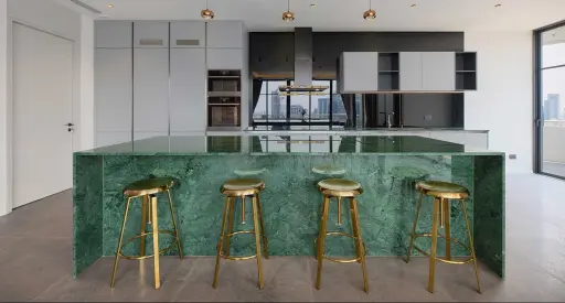 Image No.7-4 Bed Property for sale