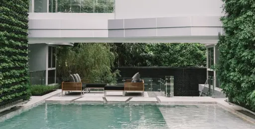 Image No.10-2 Bed Property for sale