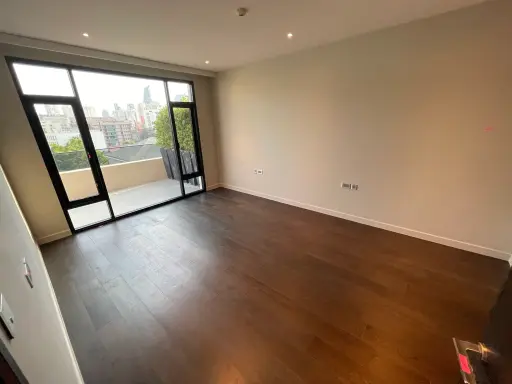 Image No.10-3 Bed Property for sale