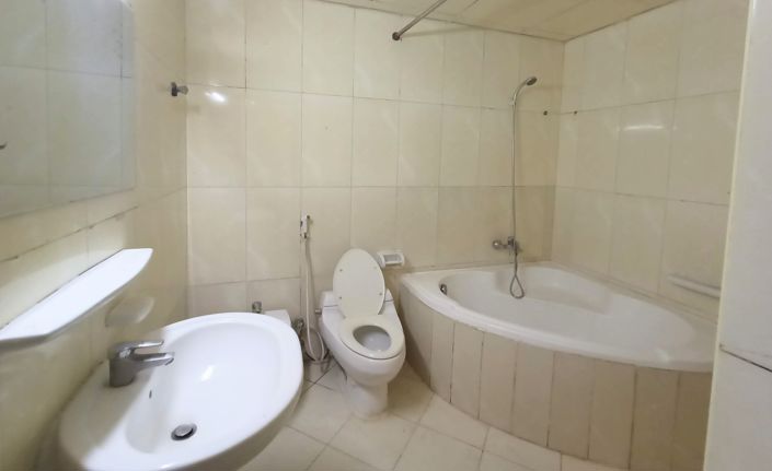 Image No.8-3 Bed Property for sale