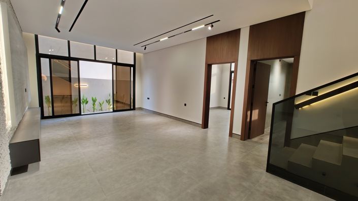 Image No.6-5 Bed Property for sale