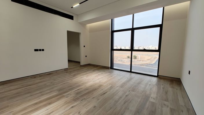 Image No.9-5 Bed Property for sale