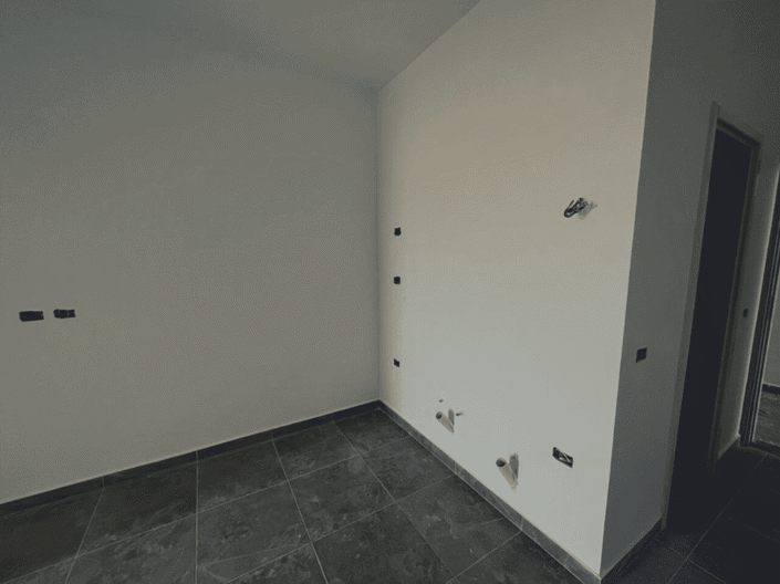 Image No.10-3 Bed Property for sale