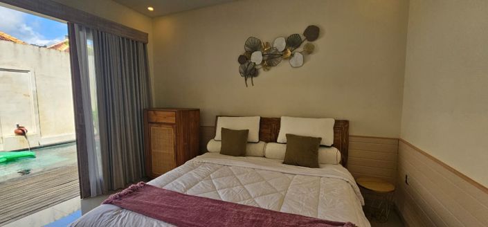 Image No.10-3 Bed Property for sale