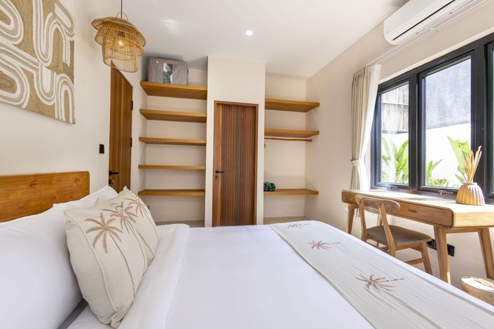 Image No.10-1 Bed Property for sale