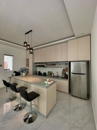 Image No.4-4 Bed Property for sale