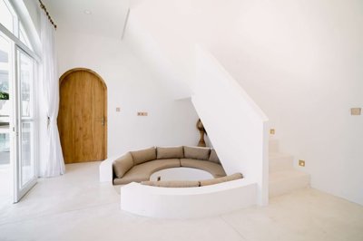 1760416984365-12-scaled