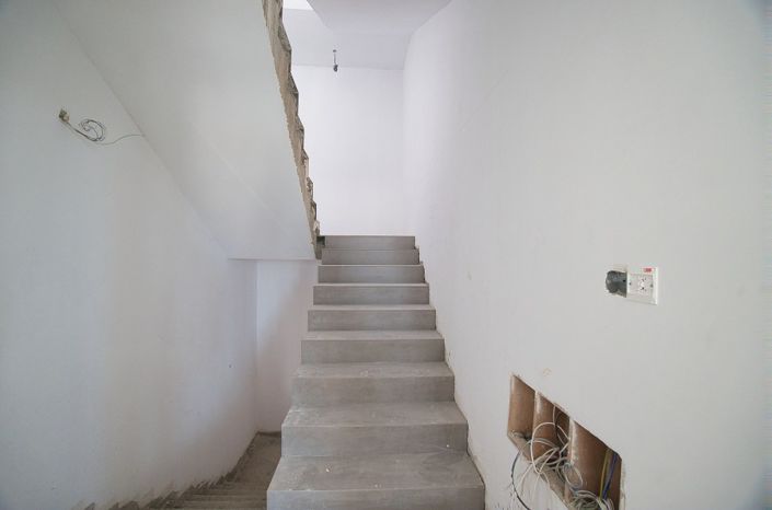 Image No.9-1 Bed Property for sale