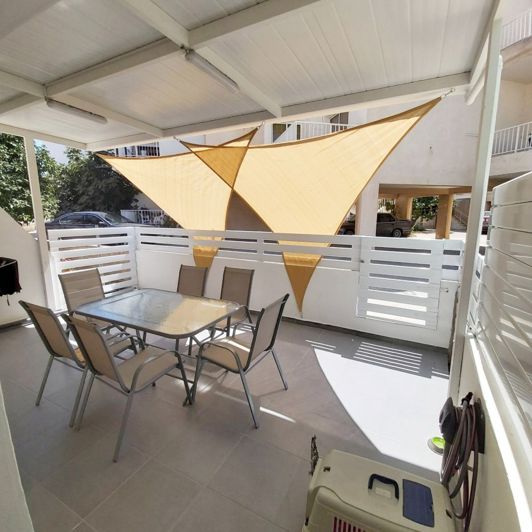 Image No.10-1 Bed Property for sale