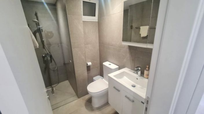 Image No.8-2 Bed Property for sale