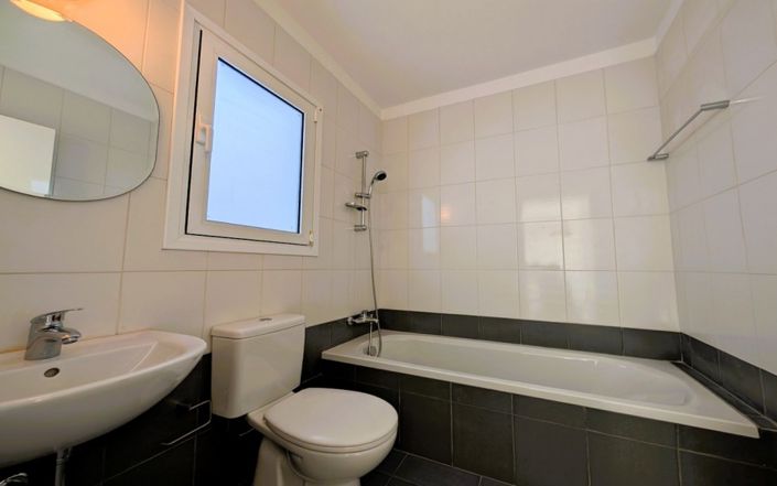 Image No.4-1 Bed Property for sale