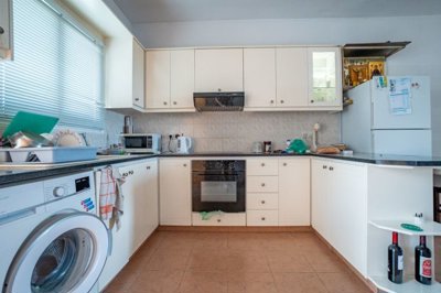 719532-apartment-for-sale-in-kato-paphos-univ