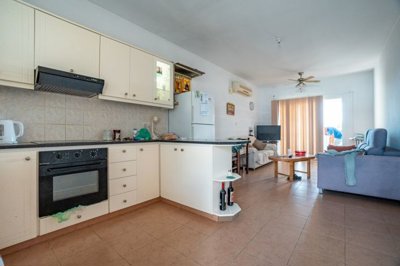 719533-apartment-for-sale-in-kato-paphos-univ