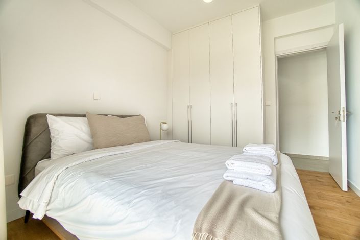 Image No.10-1 Bed Property for sale