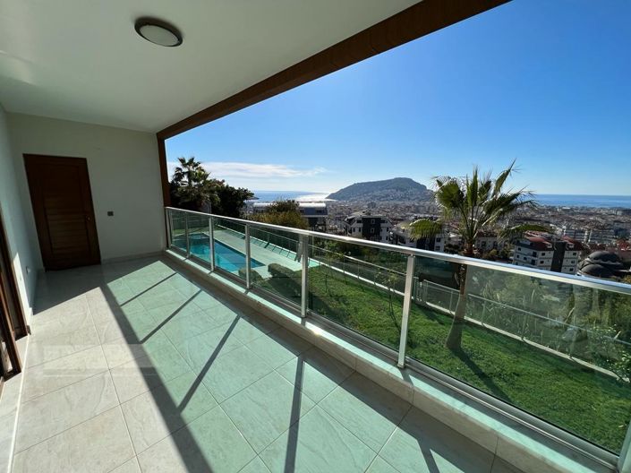 Image No.9-3 Bed Property for sale