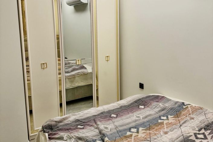 Image No.10-2 Bed Property for sale