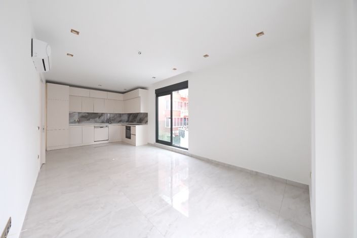 Image No.3-2 Bed Property for sale