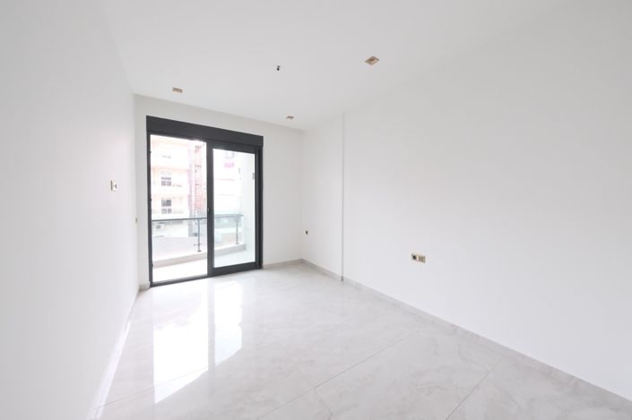 Image No.8-2 Bed Property for sale