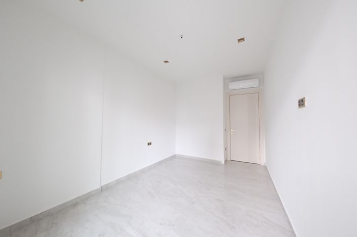 Image No.9-2 Bed Property for sale