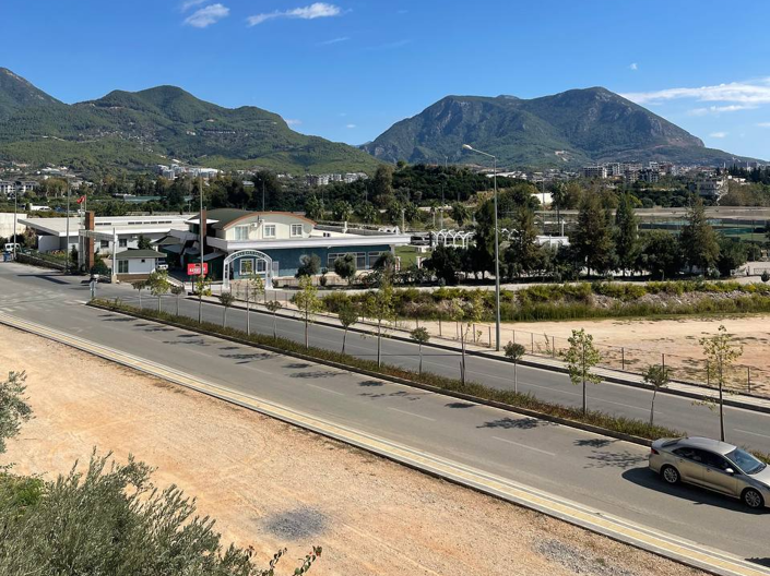 Image No.10-1 Bed Property for sale