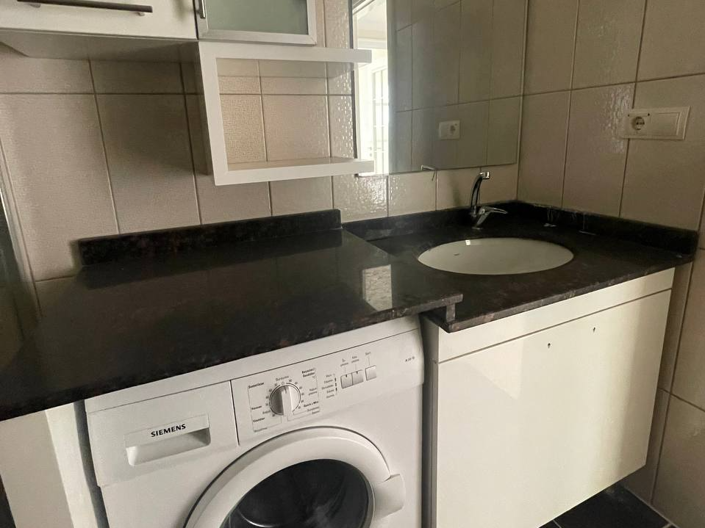 Image No.7-1 Bed Property for sale