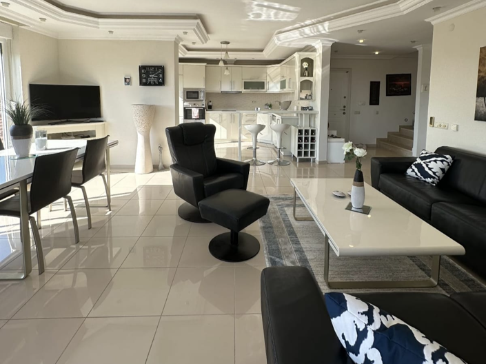 Image No.4-3 Bed Property for sale