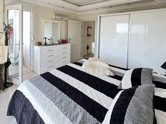 Image No.7-3 Bed Property for sale