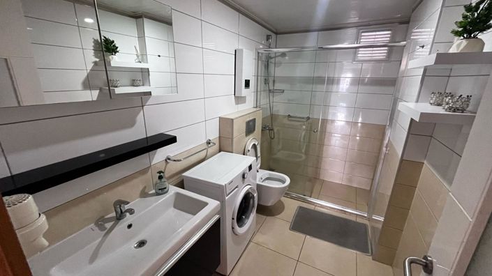 Image No.10-2 Bed Property for sale