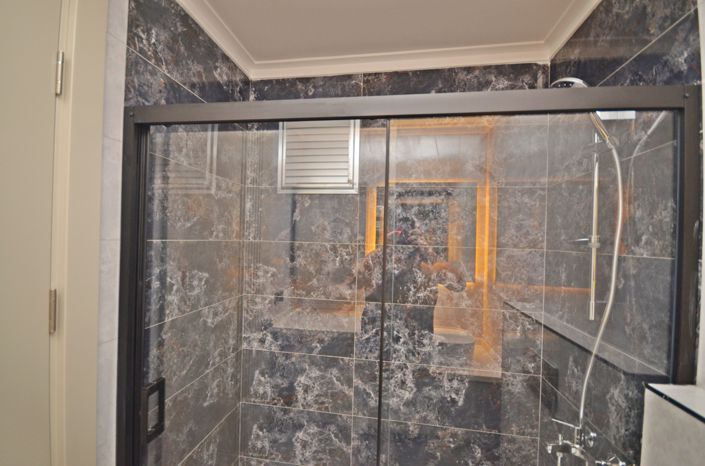 Image No.4-1 Bed Property for sale