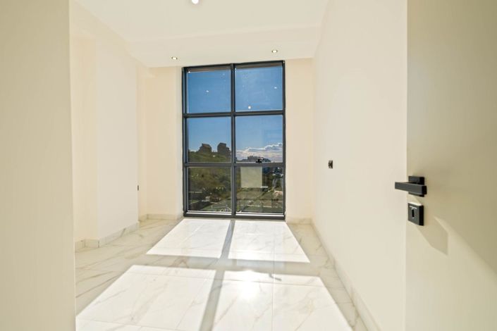 Image No.8-1 Bed Property for sale