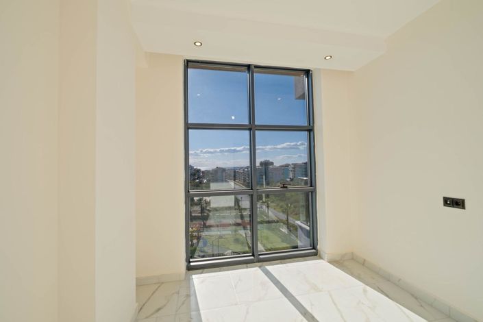 Image No.9-1 Bed Property for sale