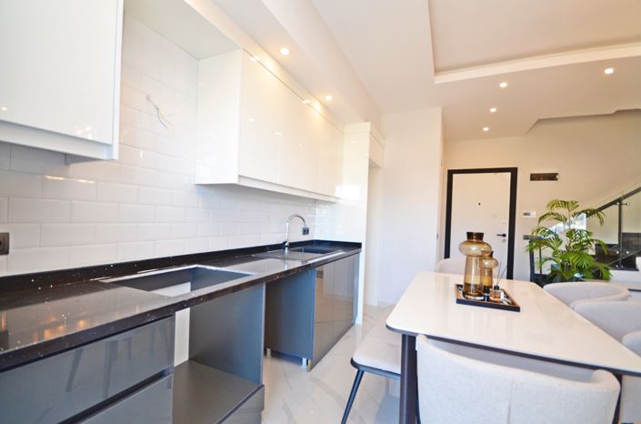 Image No.7-2 Bed Property for sale