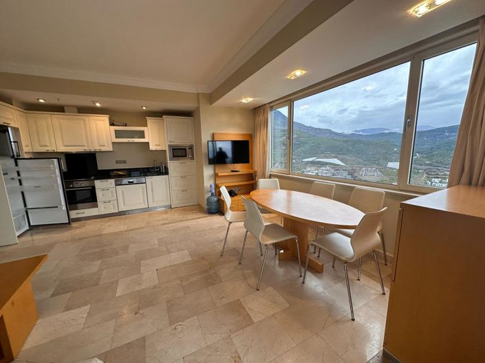 Image No.6-3 Bed Property for sale