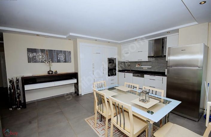 Image No.4-4 Bed Property for sale